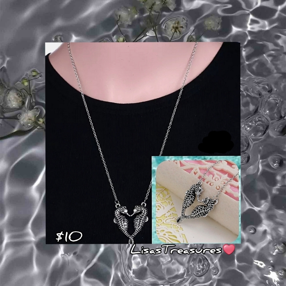 Cute Seahorses Necklace